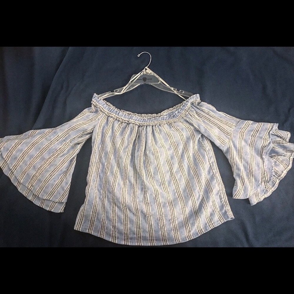 XS Lucky Brand Long Sleeve Off-Shoulder Shirt
